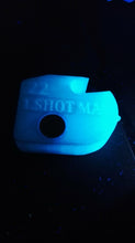 Cargar imagen en el visor de la galería, Glow in the Dark 1 Shot Magazine Fits .22 BSA GAMO PHOX Air Rifle Gun
